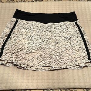 Lululemon run Skirt size 6 tall
